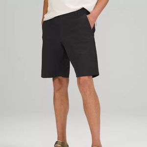 Lululemon Commission Classic-Fit Short 7” *VersaTwill in Black Granite